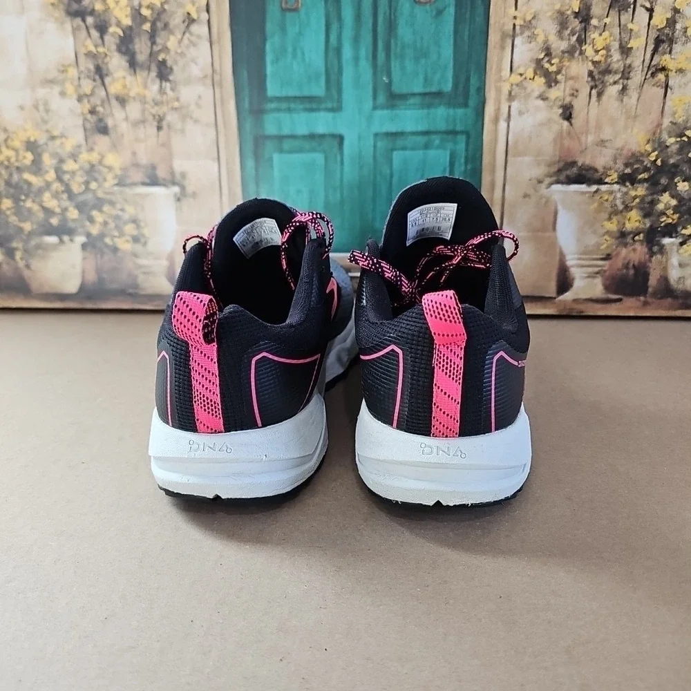 Brooks Divide 2 Women's Size 9.5 B (Medium) Running Shoes Black‎ Pink
